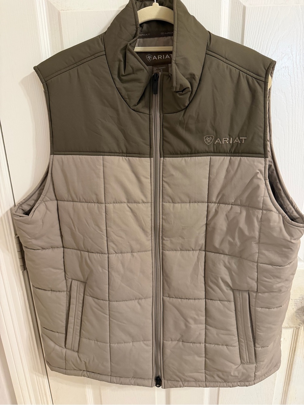 Ariat Men's Two-Tone Quilted Vest - Olive Green & Taupe